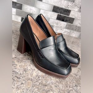 Journee Collection Ezzey Women's Heeled Loafers